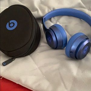 BEATS Solo.MUST GO SHIP IMMEDIATELY. FREE SHIPPING